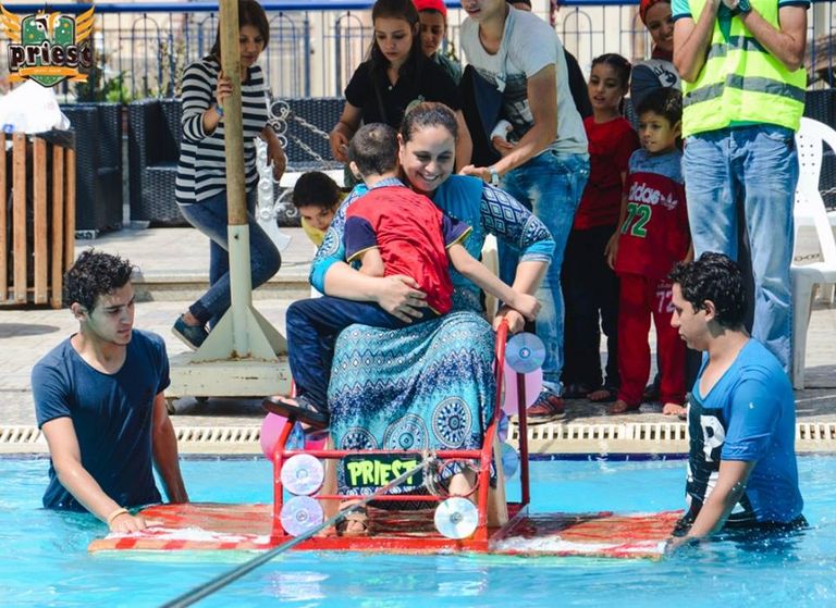 الألعاب المائية تعيد البسمة لمرضى ومسنين بصعيد مصر