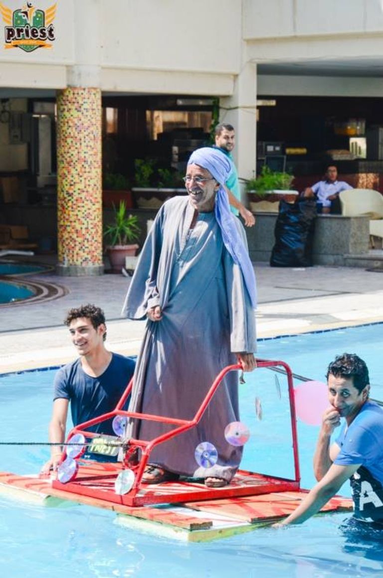 الألعاب المائية تعيد البسمة لمرضى ومسنين بصعيد مصر