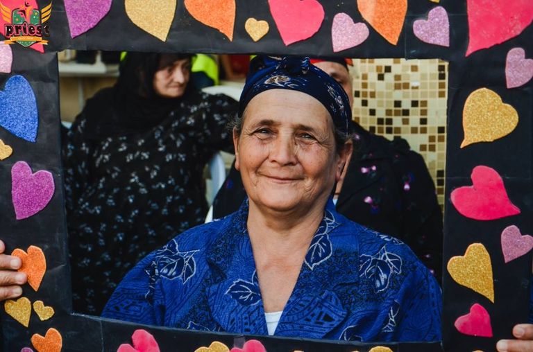 الألعاب المائية تعيد البسمة لمرضى ومسنين بصعيد مصر