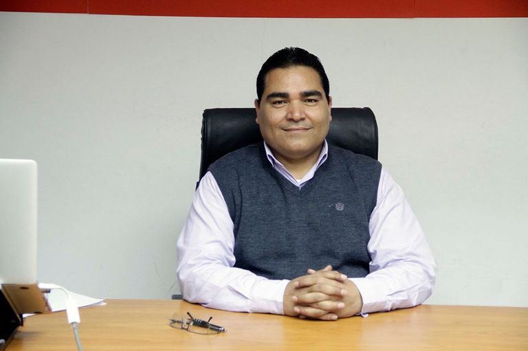 تدشين الجزء الأول من مذكرات السياسي عمرو موسى