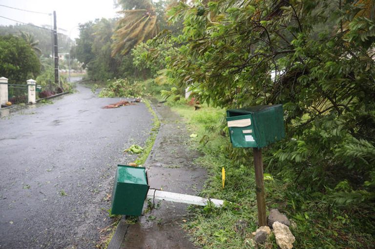 الإعصار ماريا يعيث خرابا في جزيرة دومينيكا الكاريبية