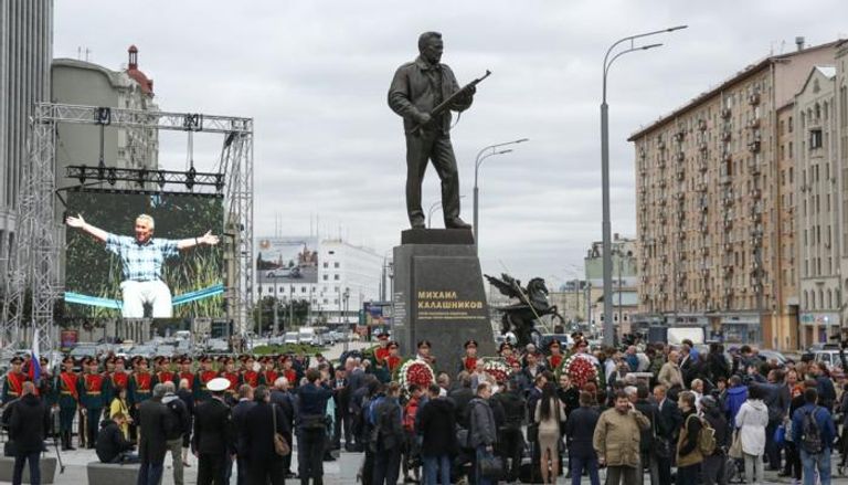 احتفالية تنصيب تمثال ميخائيل كلاشينكوف في موسكو
