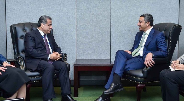 الشيخ عبد الله بن زايد آل نهيان أثناء لقاء وزير الخارجية البريطاني