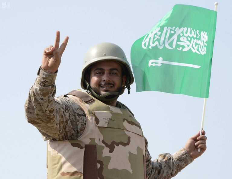 بالصور.. جنود السعودية يحتفلون بالعيد الوطني الـ87