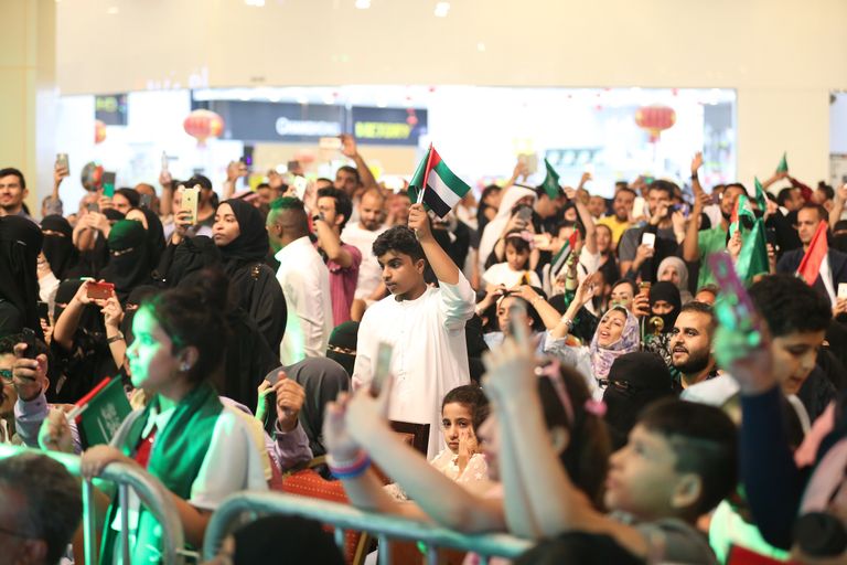 احتفالات في دبي باليوم الوطني السعودي