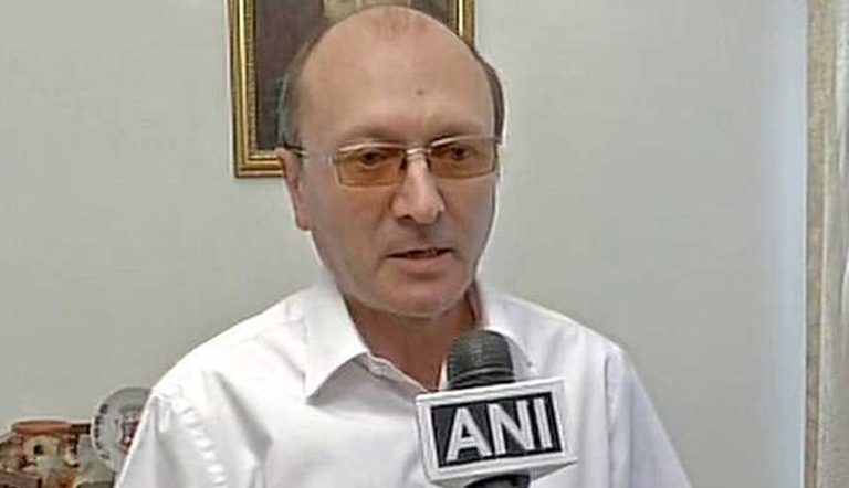 سرقة هاتف المبعوث الأوكراني أثناء التقاطه صورة سليفي بالهند