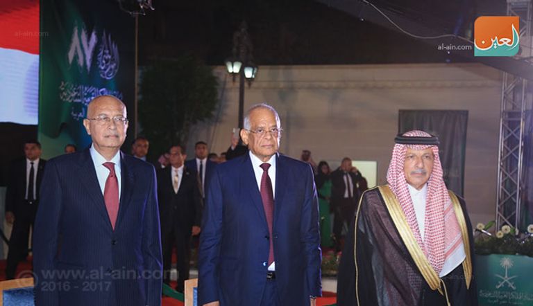 رئيس الحكومة المصرية برفقة السفير السعودي خلال الحفل