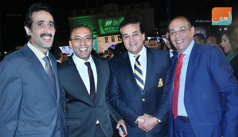 رئيس الحكومة المصرية برفقة السفير السعودي خلال الحفل