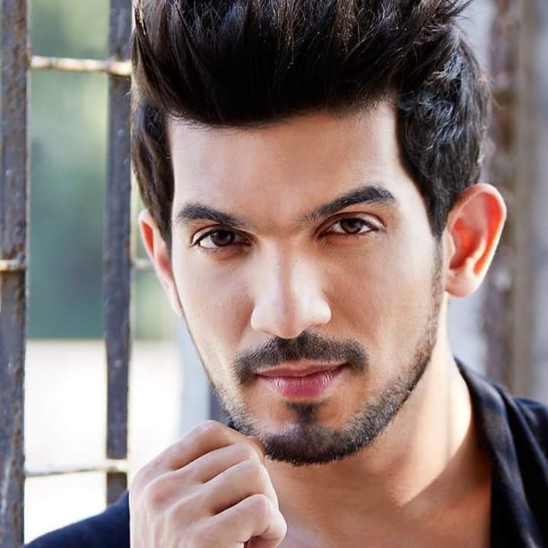 النجم الهندي "أرجون بيجلاني"