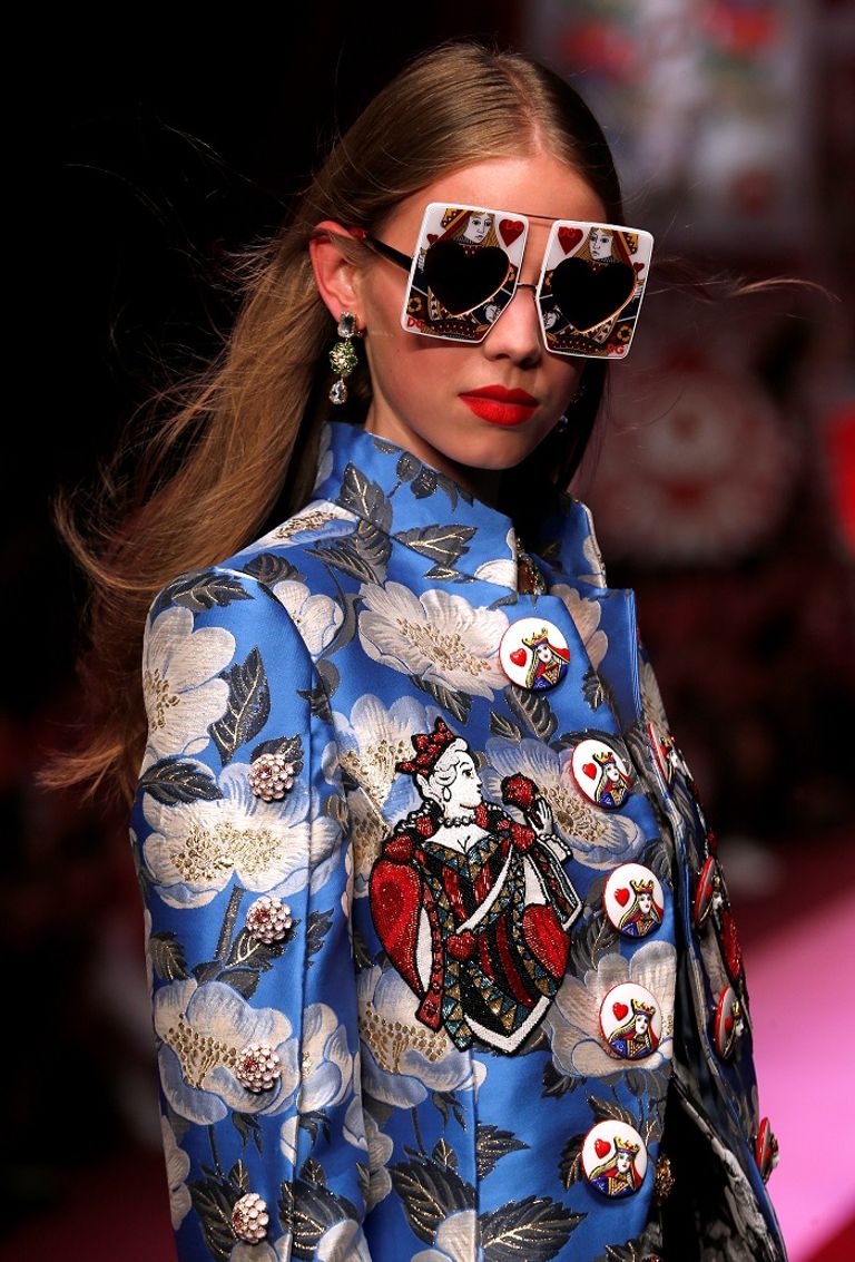 نظارة شمسية من عرض أزياء دولتشي آند جابانا في ميلانو