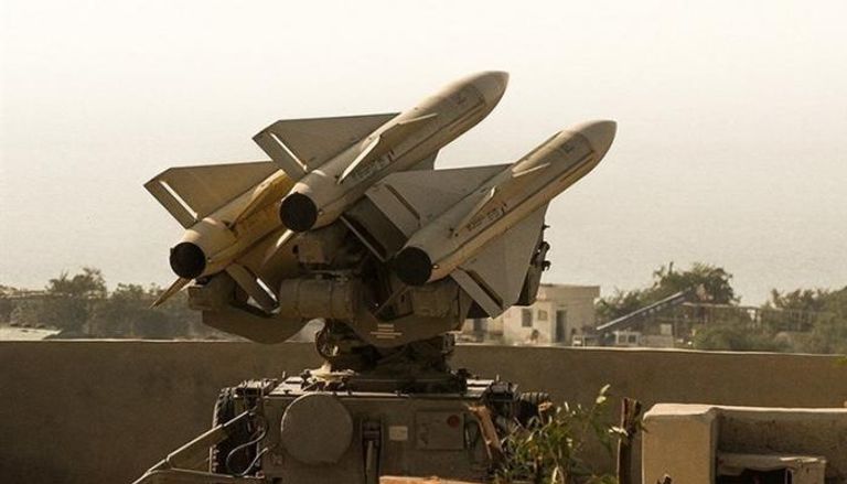 إيران أعلنت إرسال معدات صاروخية لحدودها مع العراق