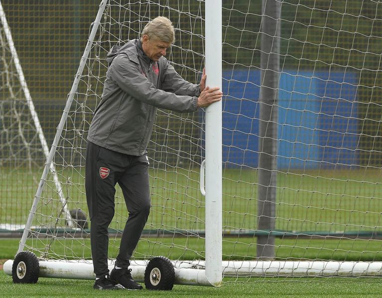 فينجر في تدريبات أرسنال