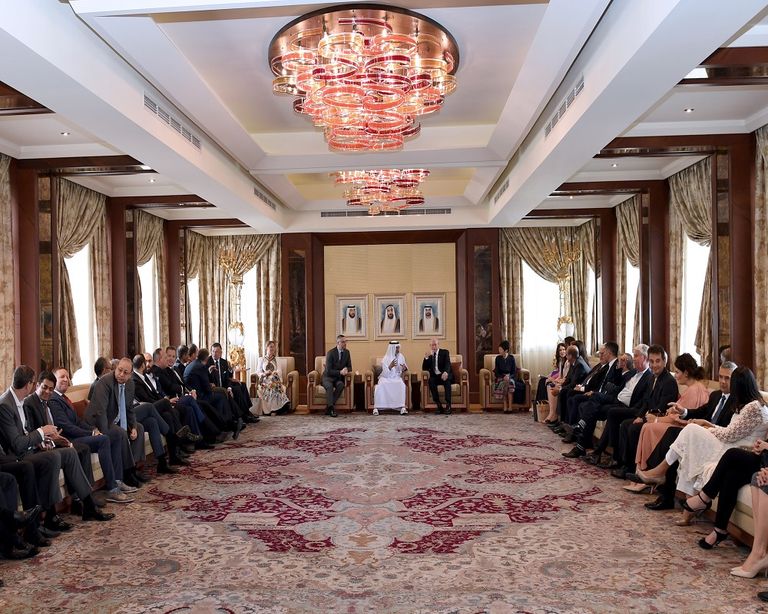 نهيان بن مبارك يستقبل حاكم ولاية نيو ساوث ويلز الأسترالية