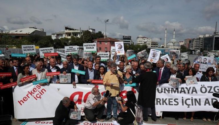 مظاهرات تركية للمطالبة بحرية التعبير - رويترز
