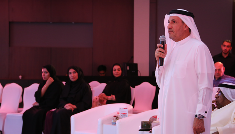 الجلسة الأولى بإدارة الإعلامي رافد الحارثي 