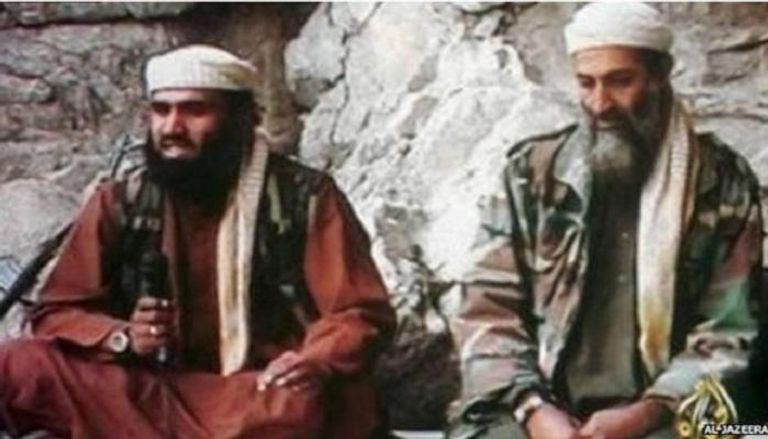 بن لادن وصـهره كما ظهرا على شاشة الجزيرة