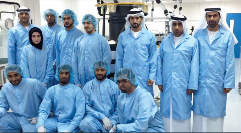 محمد بن راشد ومحمد بن زايد خلال إطلاق برنامج الإمارات الوطني للفضاء