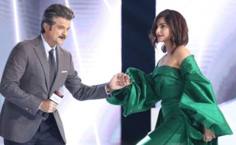 بالصور.. شاروخان وايشوريا راي من حفل مجلة فوج