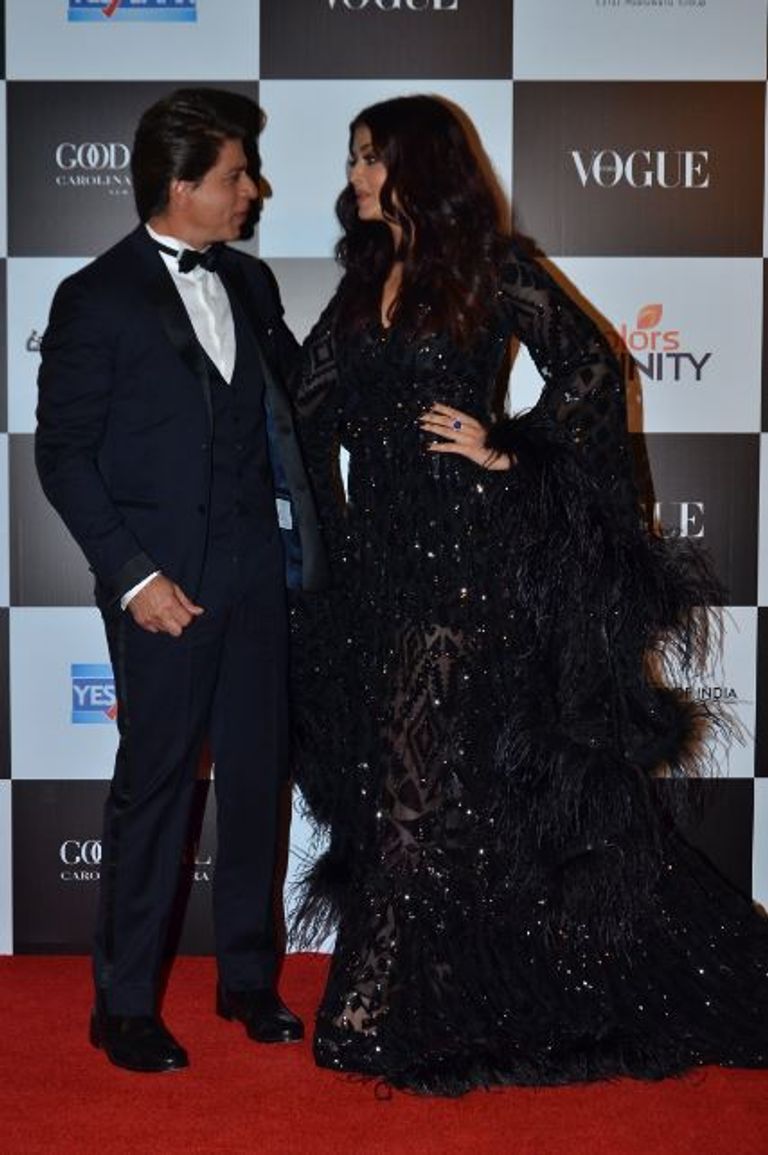 بالصور.. شاروخان وايشوريا راي من حفل مجلة فوج