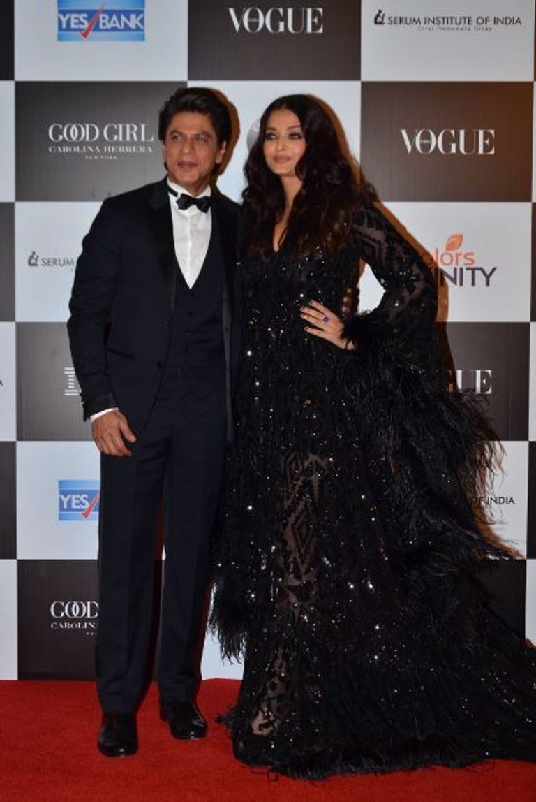 بالصور.. شاروخان وايشوريا راي من حفل مجلة فوج