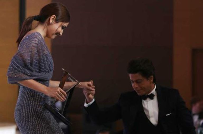 بالصور.. شاروخان وايشوريا راي من حفل مجلة فوج