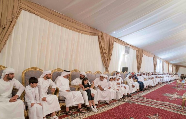 الشيخ محمد بن زايد آل نهيان يعزي أسرة الشهيد خالد الشحي