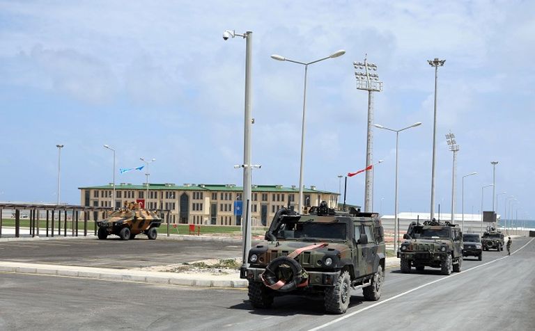 رئيس الوزراء الصومالي ورئيس الأركان التركي يفتتحان القاعدة- رويترز