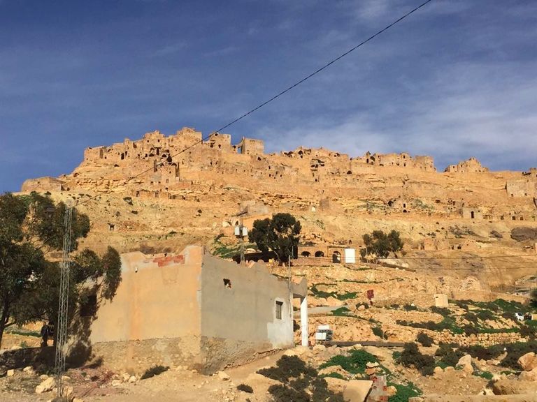 "النائمون السبعة".. أصحاب الكهف في نسخة تونسية قرية  شنني التونسية