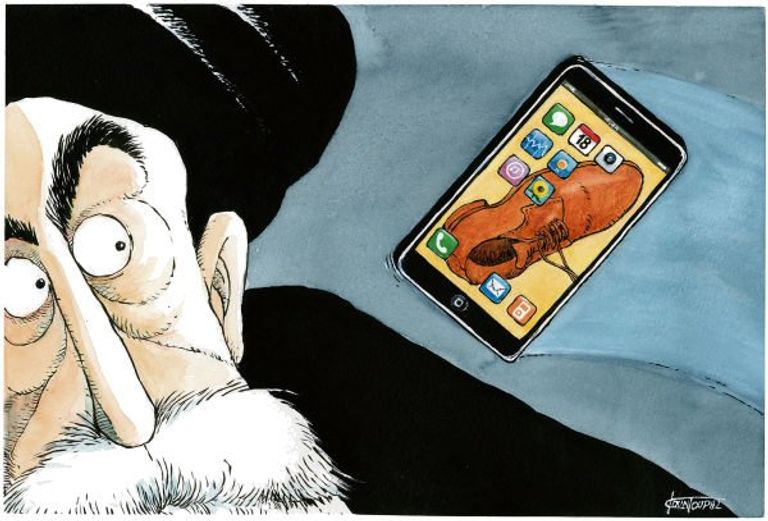 عمامة المرشد الإيراني أثقلها القمع والإرهاب