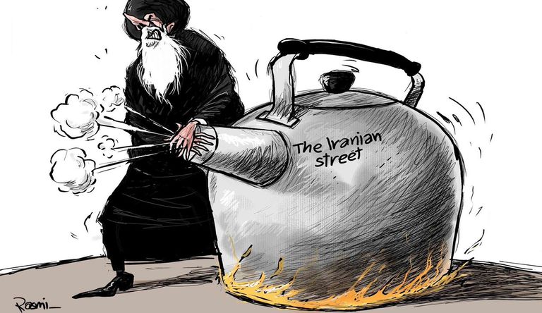 عمامة المرشد الإيراني أثقلها القمع والإرهاب