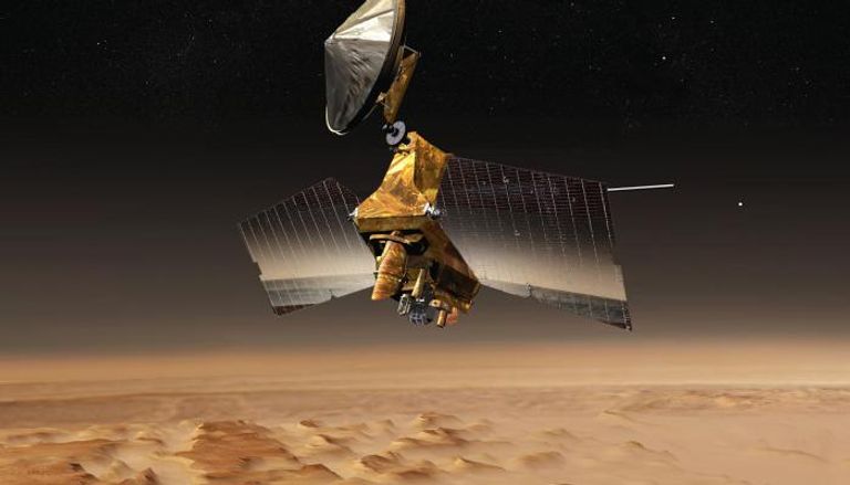 مسبار Mars Reconnaissance Orbiter يدور حول المريخ