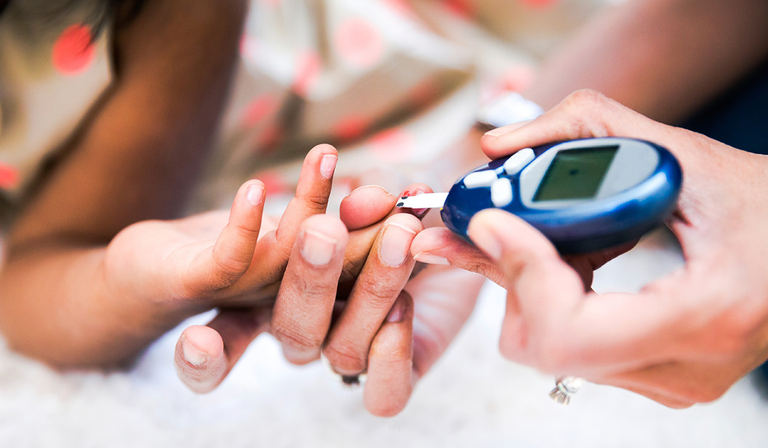 الشاب مارك ويبنهورست يشرب 20 لتر يوميا 