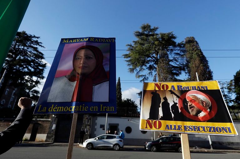 مظاهرات بعواصم العالم رفضا لقمع الملالي