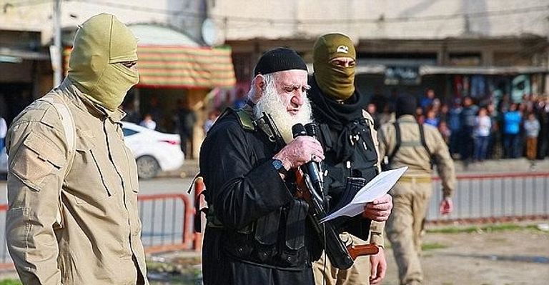 من جرائم "أبو عمر" في قطع الرؤوس