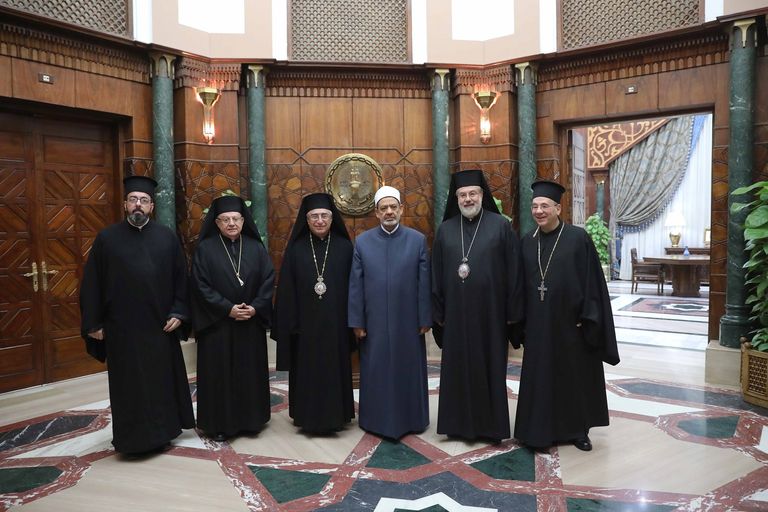 الإمام الأكبر مع بطريرك الروم الكاثوليك والوفد المرافق له