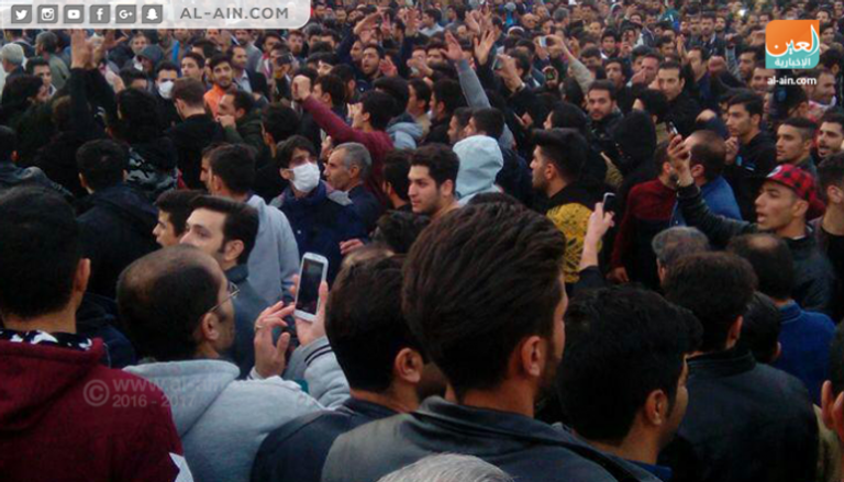 آلاف المتظاهرين في شوارع إيران