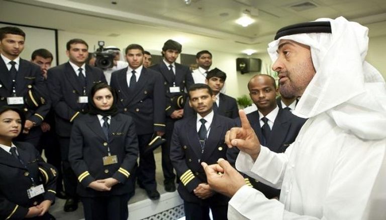 الشيخ محمد بن زايد يتحدث إلى موظفي "الاتحاد للطيران"