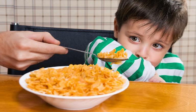 نصائح بسيطة لمحاربة عزوف الأطفال عن الأكل