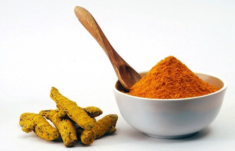 الكركم يعالج السرطان فيرجسون تعيش بصحة جيدة بعد علاجها بالكركم