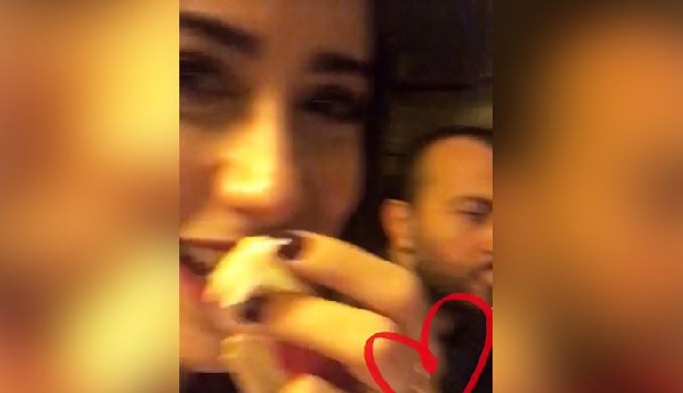 هازال تستقبل العام الجديد مع على آطاي هازال قايا احتفلت بالعام الجديد مع علي آطاي