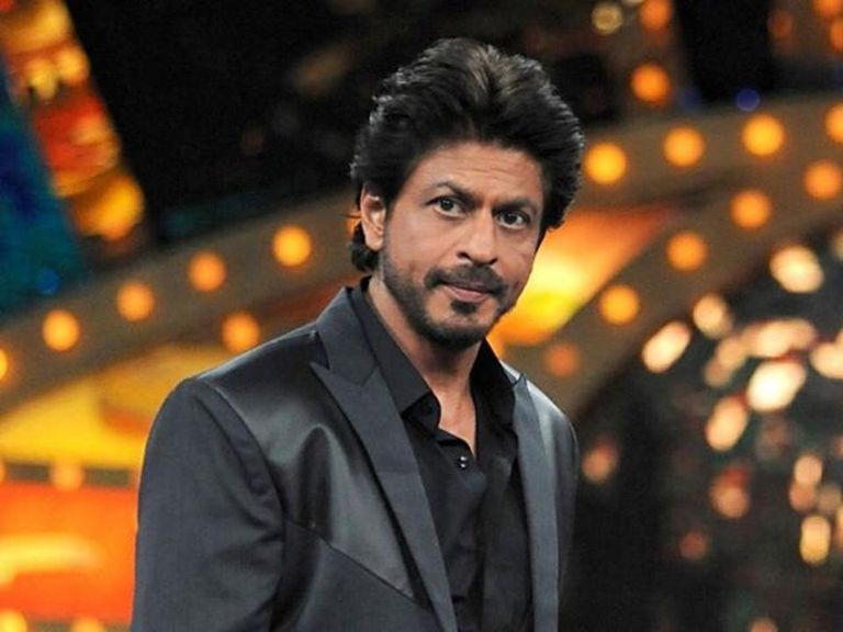 عجوز هندية ادعت أمومتها  للنجم شاروخان شاب هندي يدعي أن والدته هي النجمة آيشواريا راي