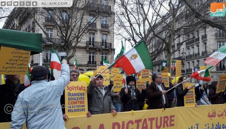 مظاهرة أمام سفارة إيران في فرنسا تطالب بإسقاط نظام الملالي