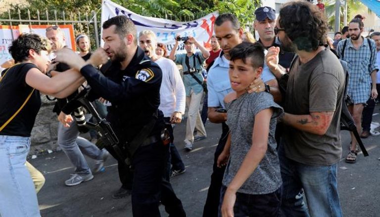 الاحتجاجات ضد اعتبار القدس عاصمة إسرائيل لم تتوقف منذ أكثر من شهر الكنيست يسابق الزمن لتفريغ القدس