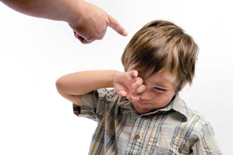 الانتقاد المستمر مدمر لنفسية الطفل وثقته