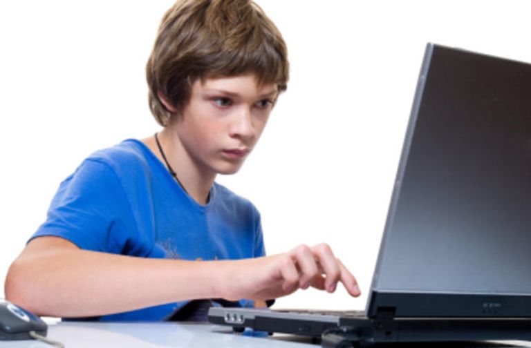 العزلة الاجتماعية إحدى علامات إدمان التكنولوجيا