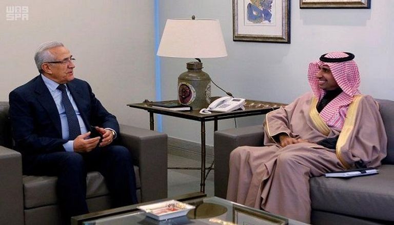 السفير السعودي في لبنان وليد اليعقوب مع الرئيس سليمان
