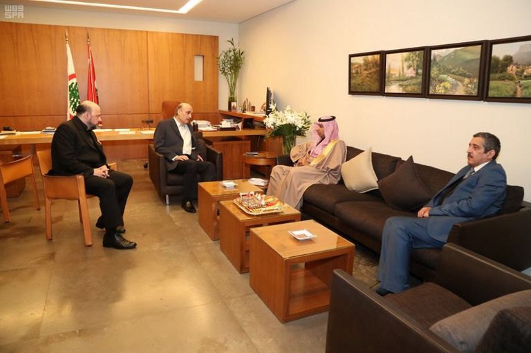 السفير السعودي في لبنان وليد اليعقوب مع الرئيس سليمان