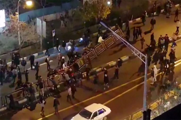 متظاهرون من طلبة جامعة طهران - أرشيفية