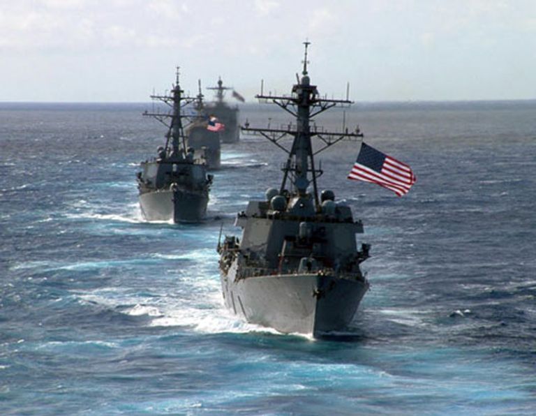 المدمرة الأمريكية  أكبر مدمرة في آسيا