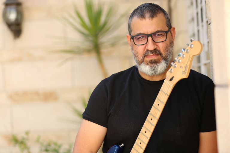  الفنان العراقي سيف شاهين